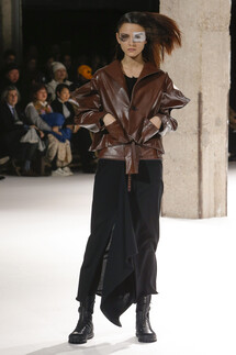 Yohji Yamamoto Fall 2018 Ready-to-Wear , Ёдзи Ямамото осень зима 2018 , Fashion show , неделя моды в Париже , PFW , Mainstyles